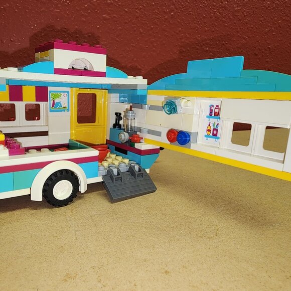 LEGO FRIENDS: Summer Caravan (41034) with Instructions and mini characters - Picture 6 of 11